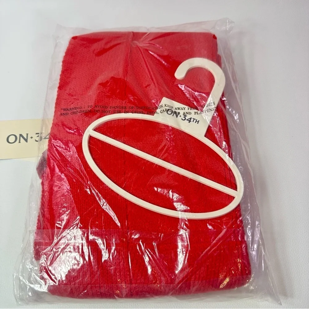 NEW Women's On 34th Red Knit Scarf